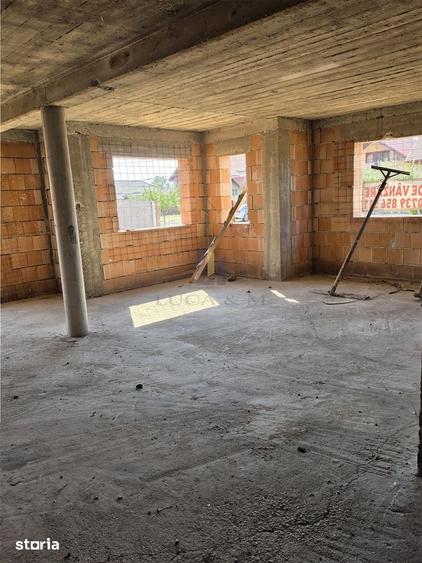 Casa parter si etaj la rosu ,Recas - 7