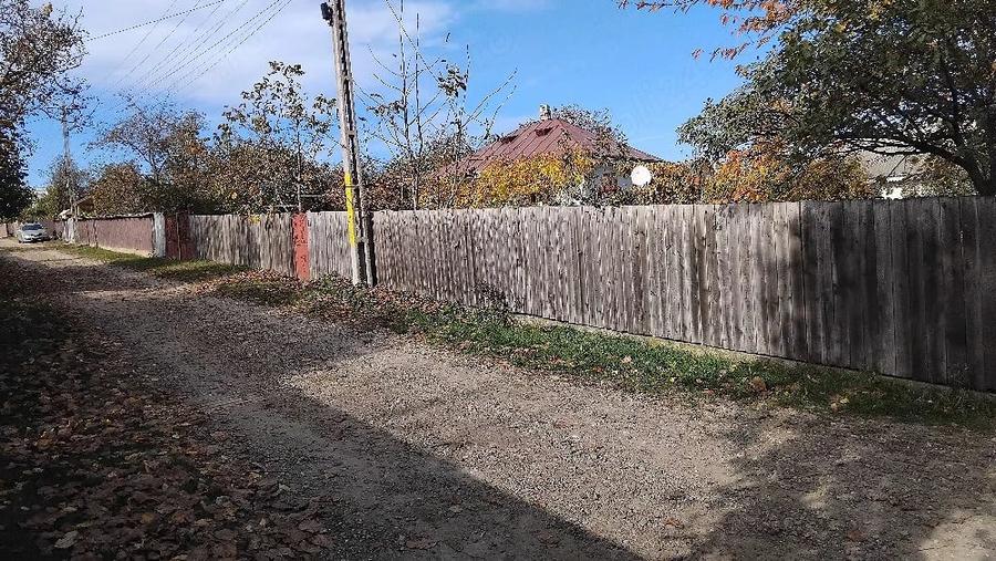 Casă cu 2 camere cu Teren 2650 Mp în Central