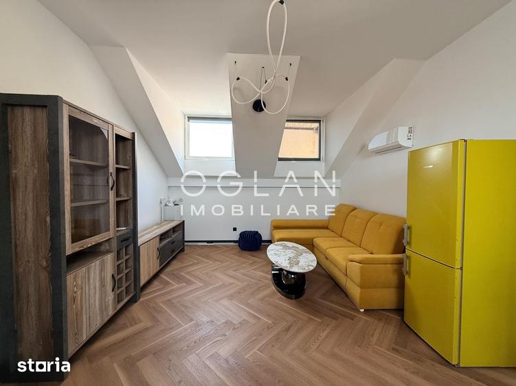 Apartament cu 3 camere semidecomandat în Reșița