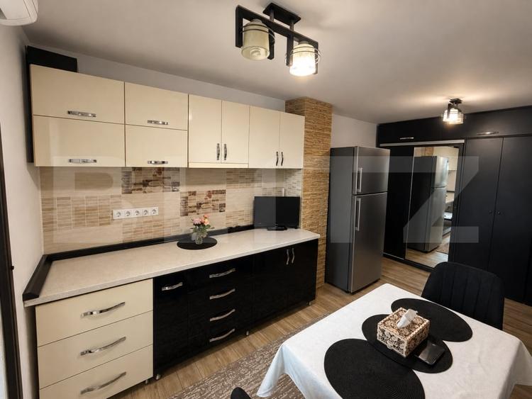 Apartament cu 2 camere decomandat, mobilat în Central