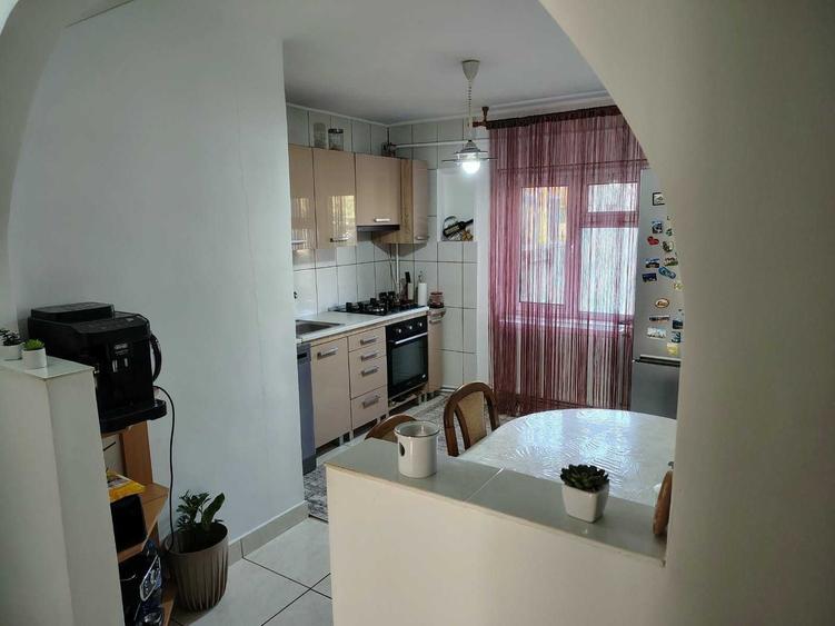 Apartament cu 3 camere decomandat în Central