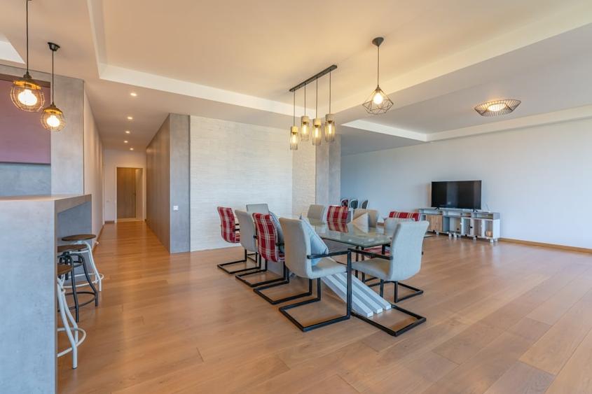Apartament cu 3 camere decomandat, mobilat în Ultracentral