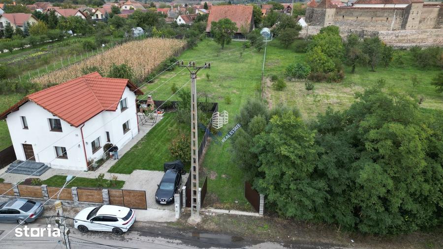 Teren de 1788 mp, în Sânpetru
