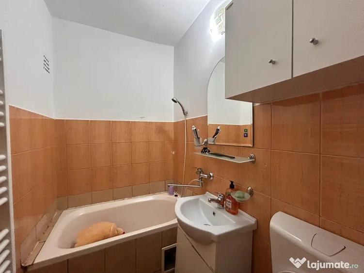 Apartament cu 2 camere semidecomandat în Apollo