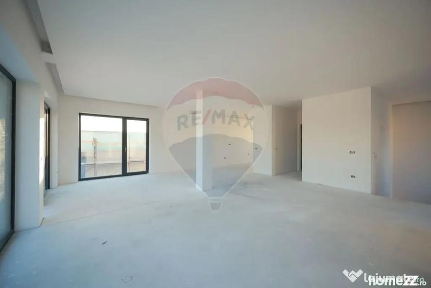 Casă cu 4 camere cu Teren 575 Mp în Central