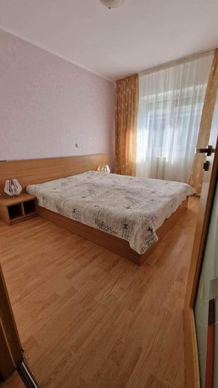 Apartament cu 3 camere decomandat în Exterior Vest