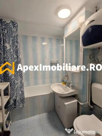 Apartament cu 3 camere semidecomandat în Universitate