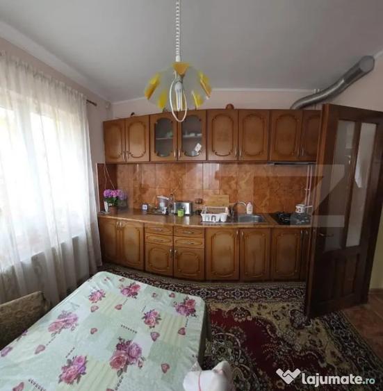 Casă cu 4 camere cu Teren 530 Mp în Central