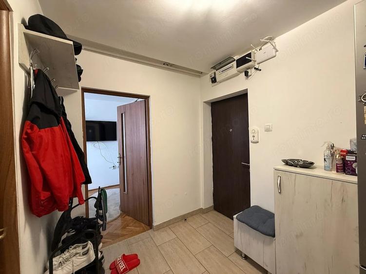 Apartament cu 3 camere semidecomandat în Ultracentral
