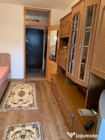 Garsonieră semidecomandată, mobilată în Gară