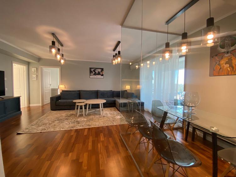 Apartament cu 4 camere decomandat în Sisești