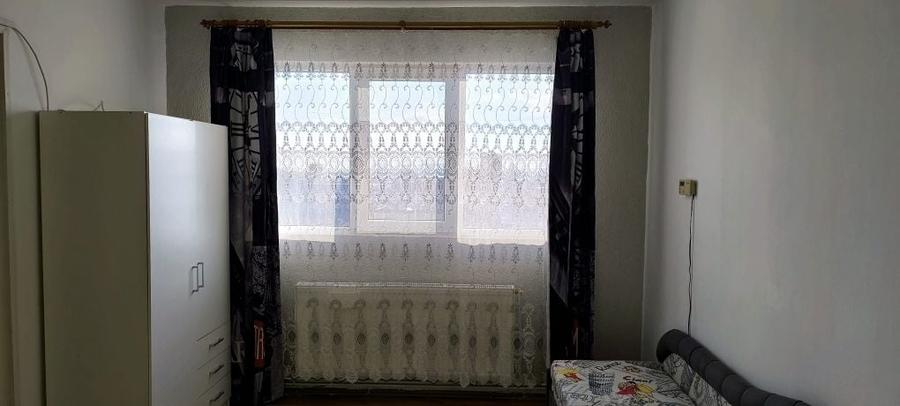 Apartament cu 2 camere semidecomandat în Teișani