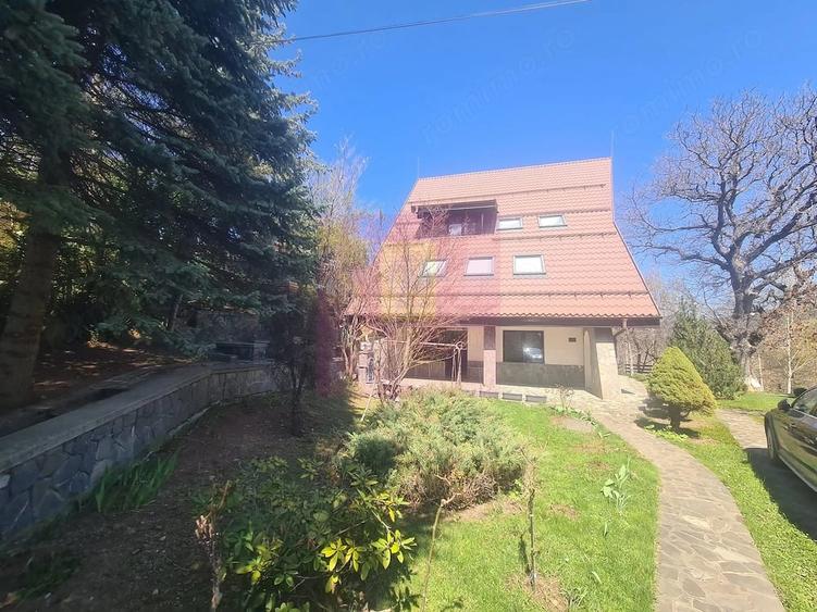 Casă cu 6 camere cu Teren 2066 Mp în Breaza