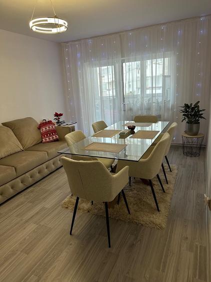 Apartament cu 3 camere decomandat în Ultracentral
