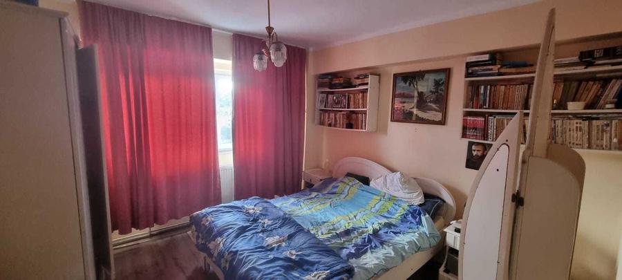 Apartament cu 4 camere decomandat, mobilat în Central
