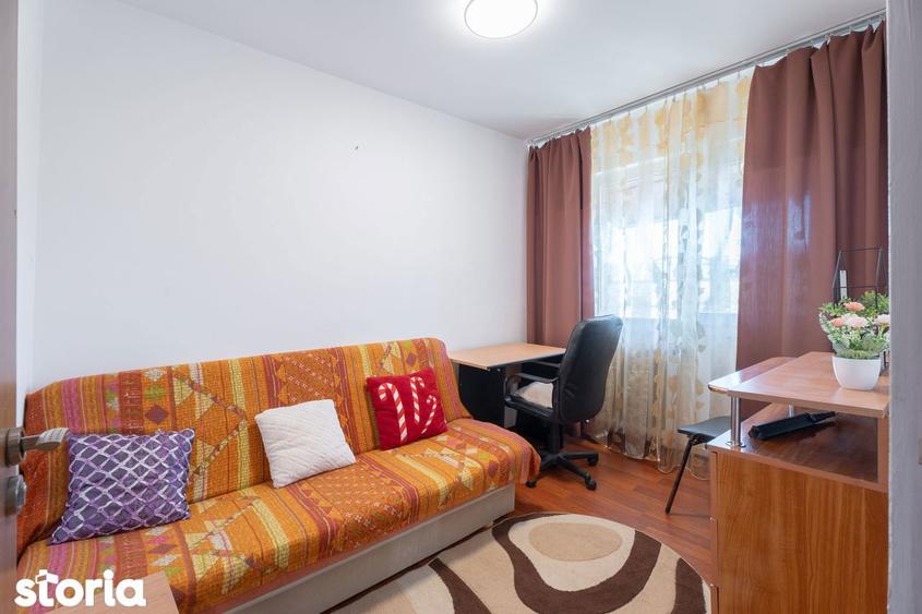 Apartament cu 3 camere decomandat, mobilat în Alexandru cel Bun