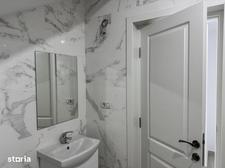 Casă cu 4 camere cu Teren 250 Mp în Bârnova