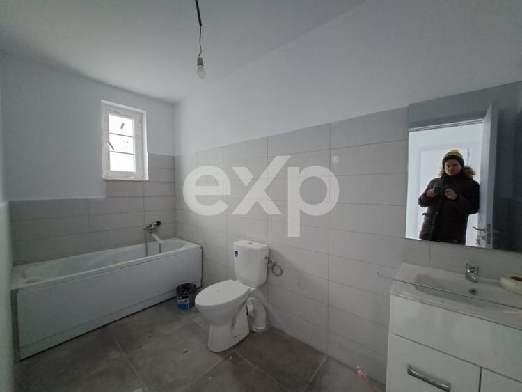 Casă individuală cu 4 camere cu Canalizare în Trivale