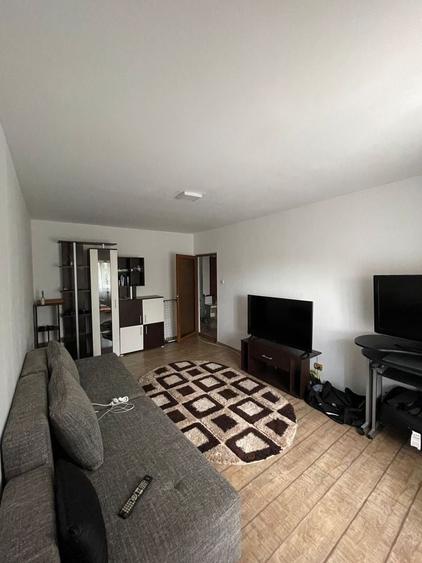 Apartament cu 2 camere decomandat în Micro 20