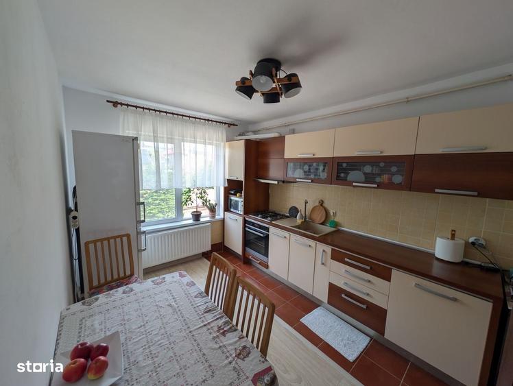 Apartament cu 3 camere în Florești