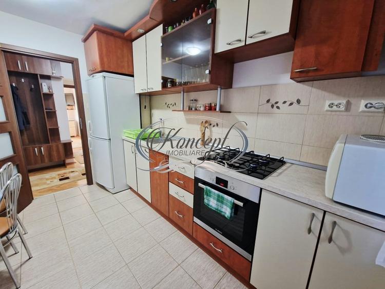 Apartament cu 3 camere decomandat, mobilat în Semicentral