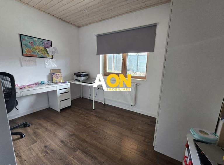 Casă individuală cu 6 camere cu Canalizare în Ciugud