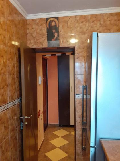 Apartament cu 2 camere semidecomandat în Micro 6