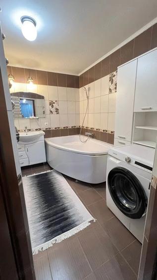 Apartament cu 2 camere decomandat în P-ța Victoriei