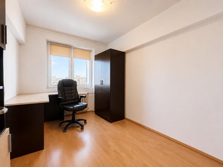 Apartament cu 3 camere decomandat în Iancului