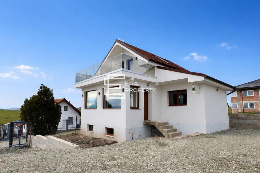 Casă individuală cu 4 camere cu Canalizare în Șura Mare
