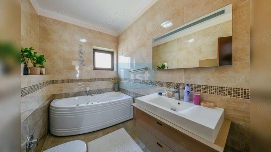 Casă cu Teren 452 Mp în Gheorgheni
