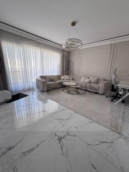 Apartament cu 3 camere semidecomandat, mobilat în Apărătorii Patriei