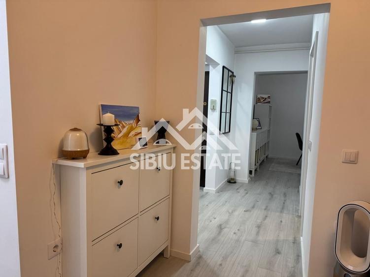 Apartament cu 3 camere decomandat, mobilat în Hipodrom 1