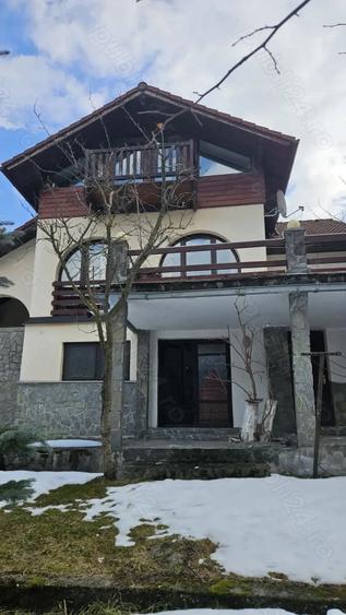 Casă cu Teren 675 Mp în Poiana