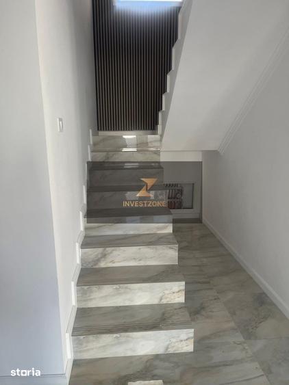 Casă cu 7 camere cu Teren 700 Mp în Sântandrei