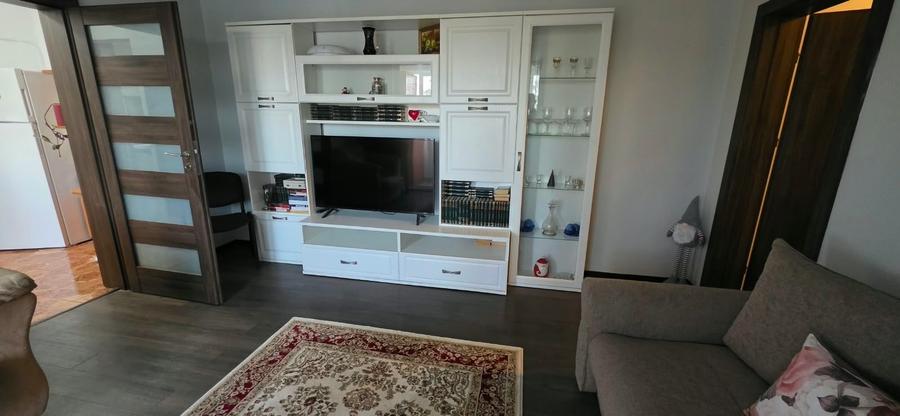 Apartament cu 3 camere semidecomandat în Dristor