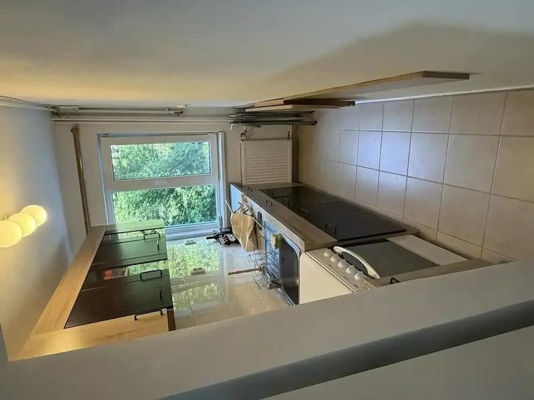 Apartament cu 3 camere semidecomandat în Exterior Vest