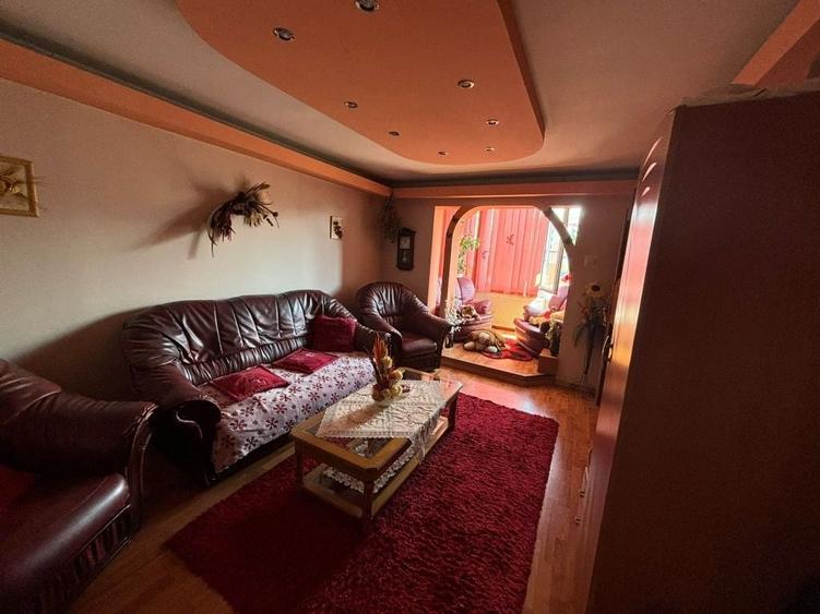 Apartament cu 3 camere decomandat, mobilat în Astra