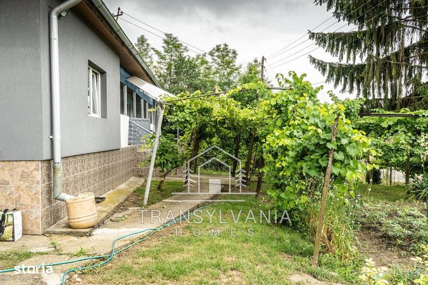 Casă cu 4 camere în Sânnicoară