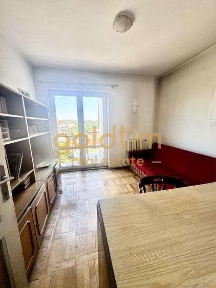 Apartament cu 3 camere semidecomandat în Cișmigiu