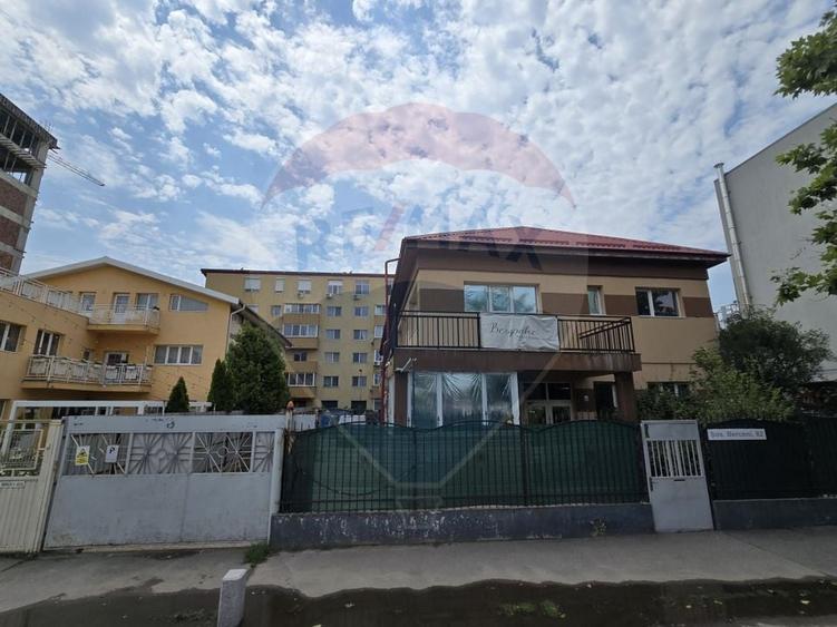 Spațiu comercial, de 600 mp, în Apărătorii Patriei