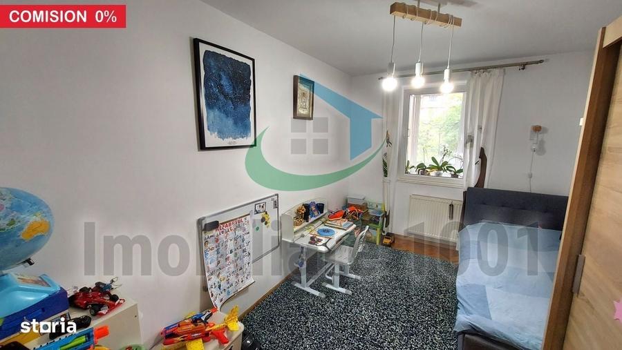 Apartament cu 4 camere decomandat în Central