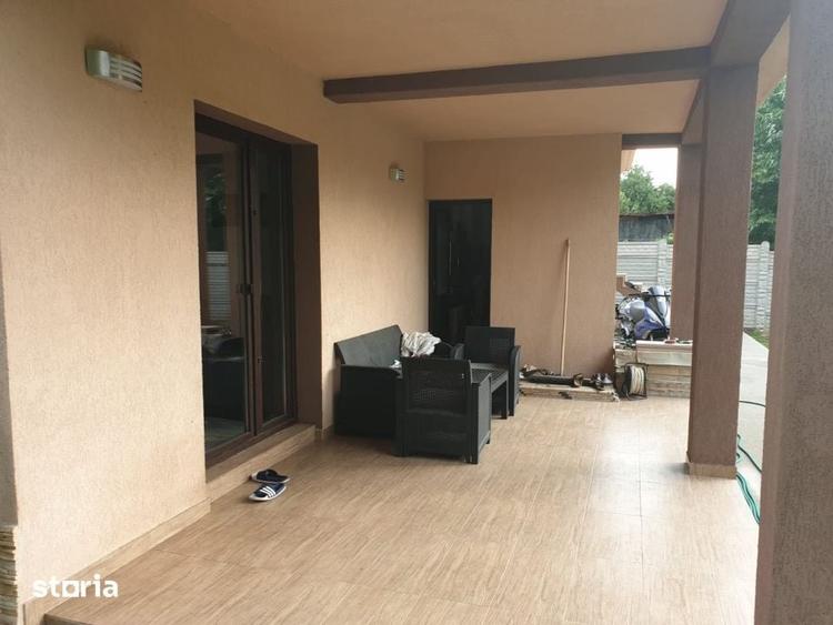 Casă cu 8 camere cu Teren 950 Mp în Brestei