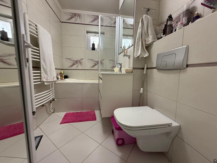 Apartament cu 2 camere decomandat în Carpați 2