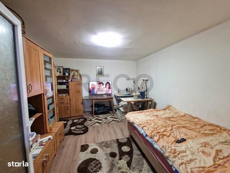 Casă cu 3 camere cu Teren 750 Mp în Bicaci
