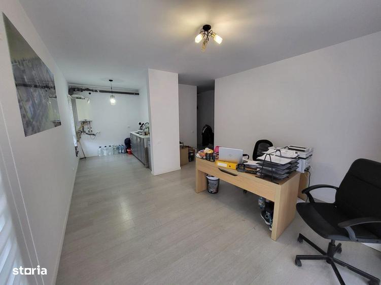 Apartament cu 3 camere în Central — fotografia 3
