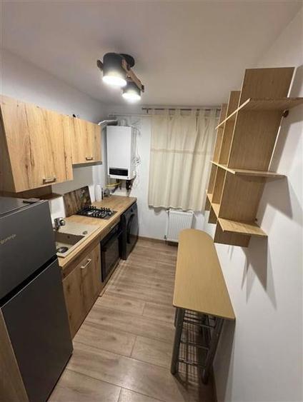 Garsonieră decomandată, mobilată în Complex Studențesc