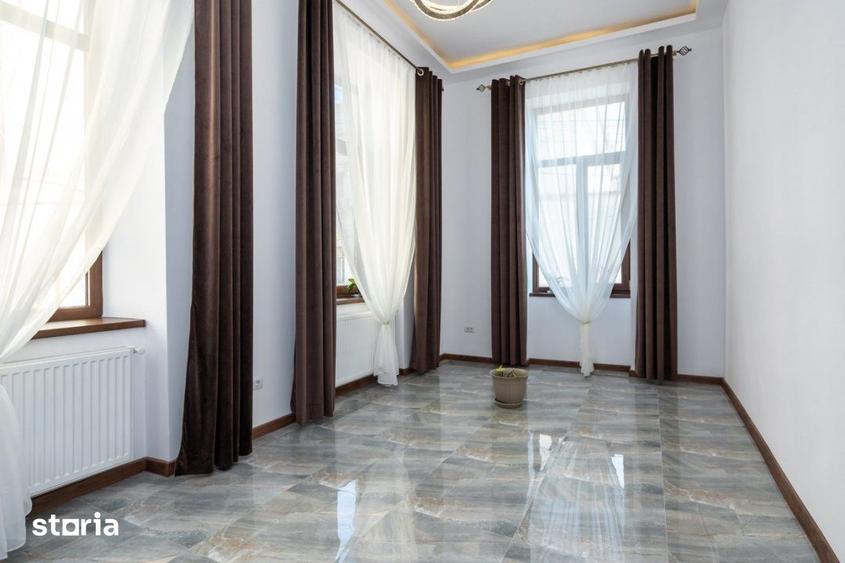 Casă cu 5 camere cu Teren 82 Mp în Unirii