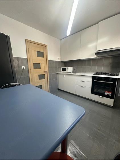 Apartament cu 2 camere semidecomandat, mobilat în 13 Septembrie