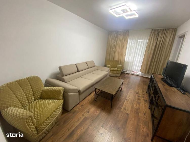 Apartament cu 3 camere în Micro 6